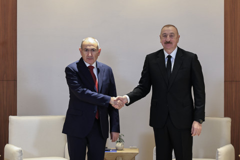 Prime Minister of Armenia, President of Azerbaijan meet in Abu Dhabi