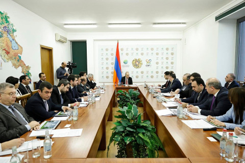 Սևանա լիճը կանաչում է, ամբողջ Հայաստանը ողբերգության մեջ է, ու մարդիկ չեն գիտակցում, որ մեզնից յուրաքանչյուրն այդ պրոցեսի մասնակից է. վարչապետ