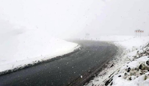 Սաստիկ բքի, տեսանելիության բացակայության պայմաններում ճանապարհները ժամանակ առ ժամանակ փակվում են