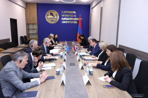 Դավիթ Խուդաթյանը և Գերտ Յան Կուպմանը քննարկել են երկաթուղային և ճանապարհային սահմանային ենթակառուցվածքներին առնչվող հարցեր