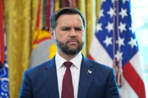 США могут применить военную силу, если переговоры с Ираном зайдут в тупик: Вэнс