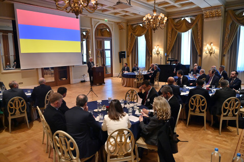 ՀՀ նախագահը հանդիպել է Հունաստանի գործարար շրջանակների ներկայացուցիչների հետ