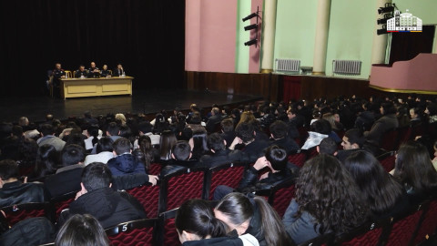 ՆԳՆ ոստիկանության ծառայողները հանդիպել են Արարատի մարզի երիտասարդների հետ