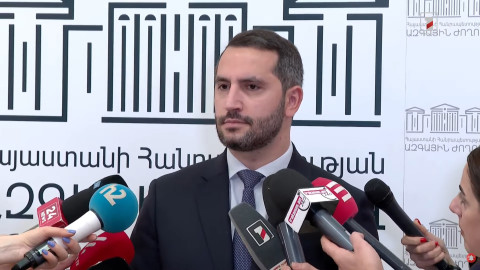 Որևէ քահանա իրավունք չունի եկեղեցում մարդուն խտրականության ենթարկել. Ռուբինյանը՝ Տեր Օշինի մասնակցությամբ միջադեպի մասին