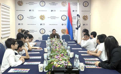 ՄԻՊ աշխատակազմում դպրոցականների հետ քննարկվել են երեխաների իրավունքների պաշտպանությանն առնչվող հարցեր