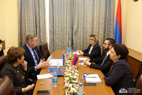 Քննարկվել են միգրացիոն հոսքերի արդյունավետ կառավարման թվային լուծումները․ Արմեն Ղազարյանն ընդունել է Միգրացիայի միջազգային կազմակերպության պատվիրակությանը