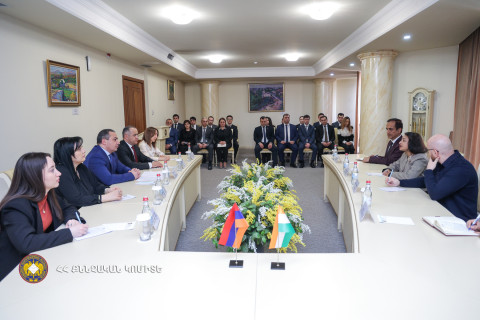 ՀՀ քննչական կոմիտեի նախագահը հանդիպել է Հնդկաստանի դեսպանին և Հնդկաստանում վերապատրաստում անցած քննիչների հետ