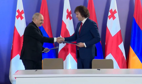 Paşinyan və Kobaxidze Ermənistan və Gürcüstan arasında İqtisadi Əməkdaşlıq üzrə Hökumətlərarası Komissiyanın iclasının protokolunu imzalayıblar