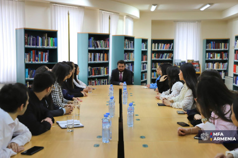 Վահան Կոստանյանը ԵՊՀ ուսանողներին ներկայացրել է ՀՀ արտաքին քաղաքականության առաջնահերութությունները