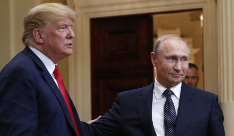 Tramp Putinlə telefon danışığına toxunub