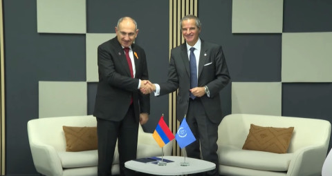 Rafael Qrossi ilə görüş: Paşinyan video yayımlayıb