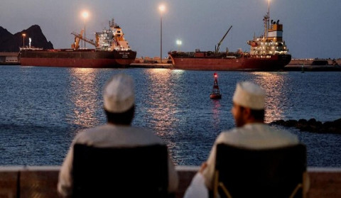 Pentagon urges civilians to immediately leave Iranian ports in Strait of Hormuz