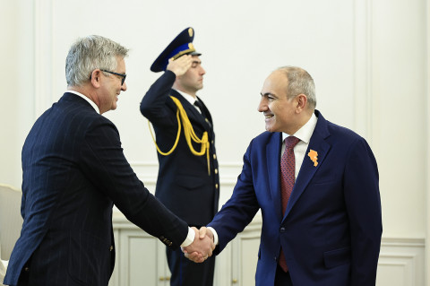 Prime Minister Receives EU Commissioner for Internal Affairs and Migration