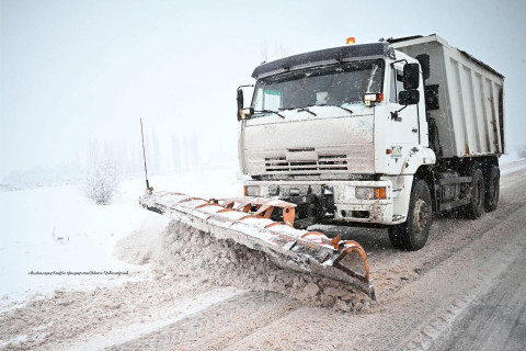 Սևանի, Մարտունիի, Դիլիջանի, Թալինի, Արթիկի, Աշոցքի, Սպիտակի, Սիսիանի տարածաշրջաններում ձյուն է տեղում