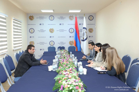 Անահիտ Մանասյանը հանդիպել է Ադրբեջանից վերադարձած Դավիթ Դավթյանի հետ