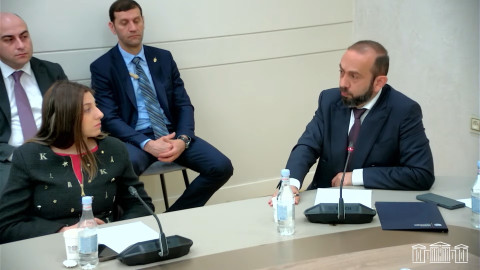 Ermənistan İrana əsasən dərman şəklində humanitar yardım göndərib: Mirzoyan
