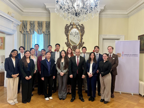 Ambassador Mkrtchyan addresses TRIPP during a meeting with students from Georgetown University