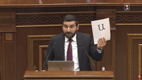 Ես ինձ վրա եմ վերցրել երեք օլիգարխներին օգնելու, նրանց կրթելու հարցը. Վահագն Ալեքսանյան