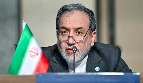 Iran's foreign minister says no talks being held with the US - State TV