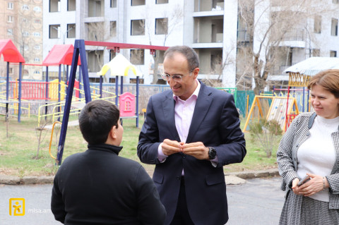 Արսեն Թորոսյանն այցելել է «Զատիկ» երեխաների աջակցության կենտրոն, հետևել շինաշխատանքներին