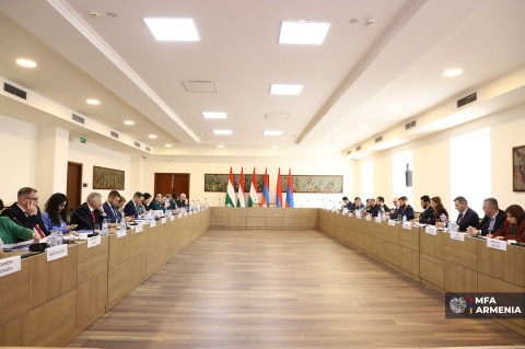 Երևանում տեղի է ունեցել ՀՀ-ի և Հունգարիայի միջև տնտեսական համագործակցության միջկառավարական հանձնաժողովի անդրանիկ նիստը, ստորագրվել է կանոնակարգը