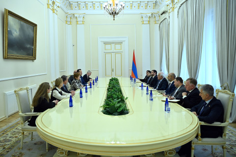 Հայաստանը անշեղորեն ընթանում է ժողովրդավարության զարգացման ճանապարհով. ՀՀ նախագահն ընդունել է Էլս Վան Հոֆի գլխավորած պատվիրակությանը