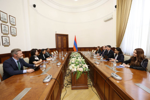Վահե Հովհաննիսյանը և Լեա Գուտիերեսը քննարկել են ԱԶԲ գործող ծրագրերը ՀՀ-ում և առաջիկայում իրականացվելիք նախագծերի պորտֆելը