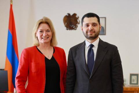 Ətraf mühiti naziri və Niderland səfiri COP17-nin təşkilati və gündəlik məsələlərini müzakirə ediblər