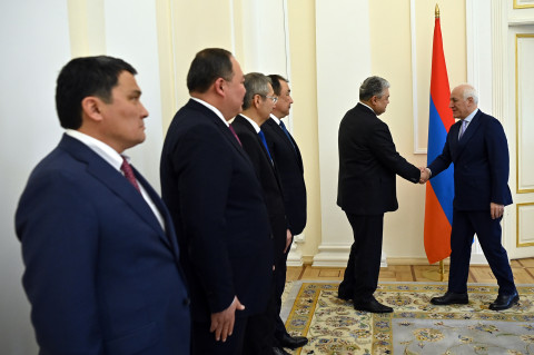 ՀՀ նախագահը և Ղազախստանի ԱԳ նախարարը քննարկել են ուղիղ ավիաչվերթների վերականգնման հեռանկարները