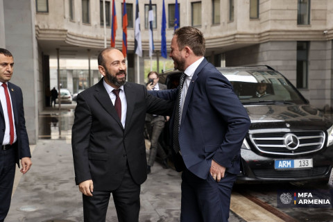 Ararat Mirzoyan və Estoniya xarici işlər naziri təkbətək görüş keçiriblər