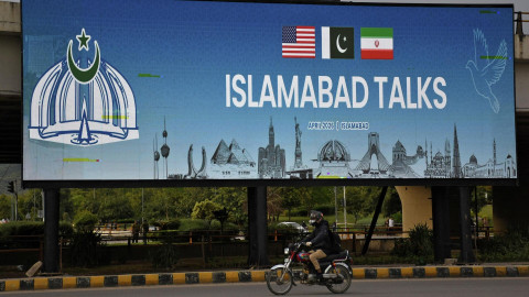 Iranian and US delegations arrive in Islamabad