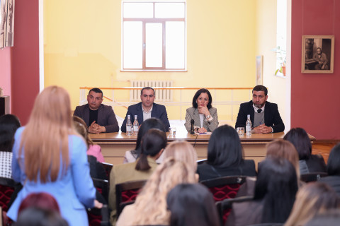 Ժաննա Անդրեասյանի հանդիպումը ծնողների հետ․ համակարգային փոփոխությունների փուլում յուրաքանչյուրի կարծիքը կարևոր է