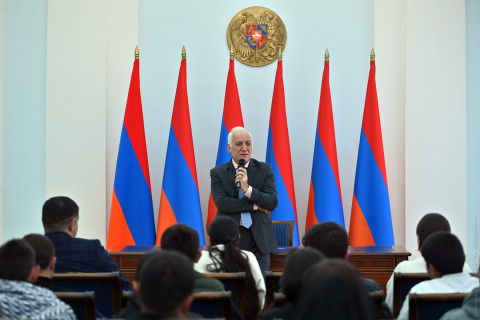 Կրթական նախագծի շրջանակում դպրոցականները շրջայց են կատարել նախագահի նստավայրում, հանդիպել ՀՀ նախագահի հետ