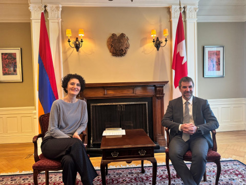 ER-in Kanadadakı səfiri Anahit Harutyunyan və millət vəkili Stephen Guilbeault COP17-də ER-in prioritetlərini müzakirə etdilər