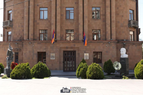 ՆԳՆ և Ոստիկանության ղեկավար կազմը հարգանքի տուրք է մատուցել ՆԳ առաջին նախարար Արամ Մանուկյանի հիշատակին