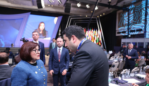 Alen Simonyan və Sahibə Qafarovanın görüşü başlayıb