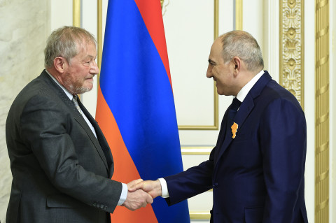 Հայաստան-Ֆրանսիա հարաբերություններում առաջիկայում ակնկալվում են կարևոր իրադարձություններ. վարչապետն ընդունել է Ժիլբեր-Լյուկ Դըվինազին