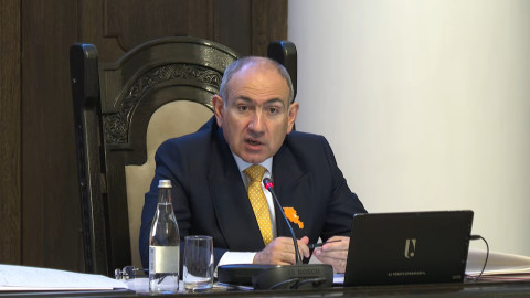 Պետք է «Զվարթնոց» օդանավակայանում և սահմանային անցակետերում ունենանք անկոնտակտ անցման հնարավորություն. Փաշինյանը՝ կենսաչափական անձնագրերի մասին