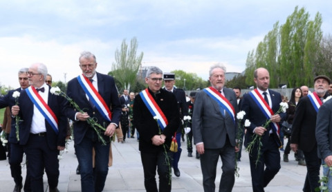 Ֆրանսիա-Հայաստան բարեկամական խմբի անդամներն այցելել են Ծիծեռնակաբերդի հուշահամալիր