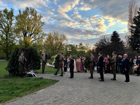 Tribute to memory of victims of Genocide paid at khachkar in Armenian Park in Warsaw