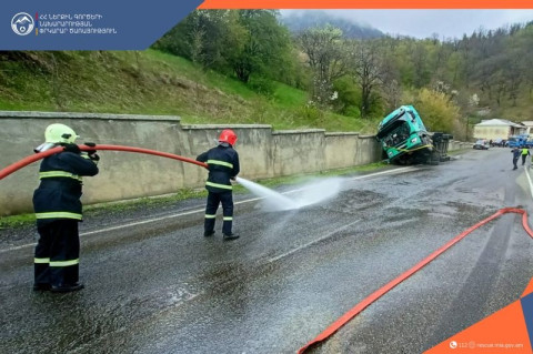 Փամբակ գյուղում բեռնատարը դուրս է եկել ճանապարհի երթևեկելի հատվածից և կողաշրջվել.
