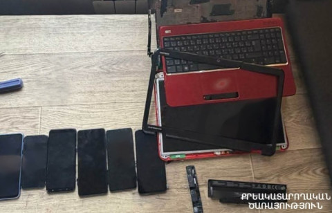 ՔԿՀ այցելած փաստաբանի նոթբուքից 7 բջջային հեռախոս է հայտնաբերվել․ Մինասյանը ենթարկվել է կրկնակի վարչական պատասխանատվության