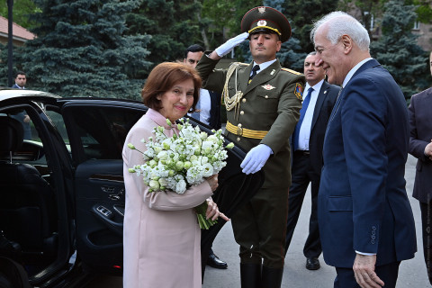Presidents of Armenia and North Macedonia emphasized importance of promoting direct contacts between citizens