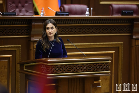 ԱԺ-ն քննարկում է պետաիրավական հարցերի հանձնաժողովի նախագահի պաշտոնում Արուսյակ Ջուլհակյանի թեկնածությունը