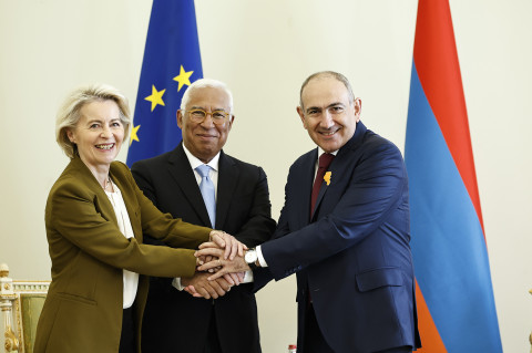 Տեղի է ունեցել Հայաստան-ԵՄ անդրանիկ գագաթնաժողովը. ընդունվել է հռչակագիր, ստորագրվել են փաստաթղթեր