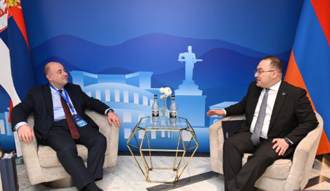 ԱԳՆ գլխավոր քարտուղարը «Երևանյան երկխոսություն» համաժողովի շրջանակներում հանդիպել է Սերբիայի ԱԳՆ գործող Գլխավոր քարտուղարի հետ