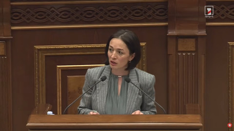 Դպրոցներում քարոզչության դեպքում օրենքը կգործի ամբողջ խստությամբ. ԿԳՄՍ նախարարը զգուշացնում է