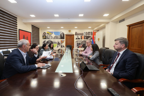 Քննարկվել են Իջևանի և Վանաձորի՝ UEFA-ի 4-րդ կատեգորիայի մարզադաշտերի կառուցման հարցերը