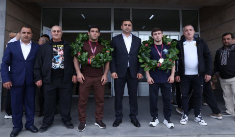 Արգիշտի Մեխակյանը հանդիսավոր կերպով դիմավորել է մեր մեդալակիր մարզիկներին․ համայնքապետարան