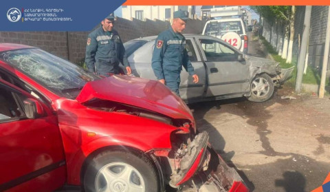 Երևանի Բագրևանդ փողոցում բախվել են «Opel» մակնիշի երկու ավտոմեքենա․ մեկ տուժած հոսպիտալացվել է